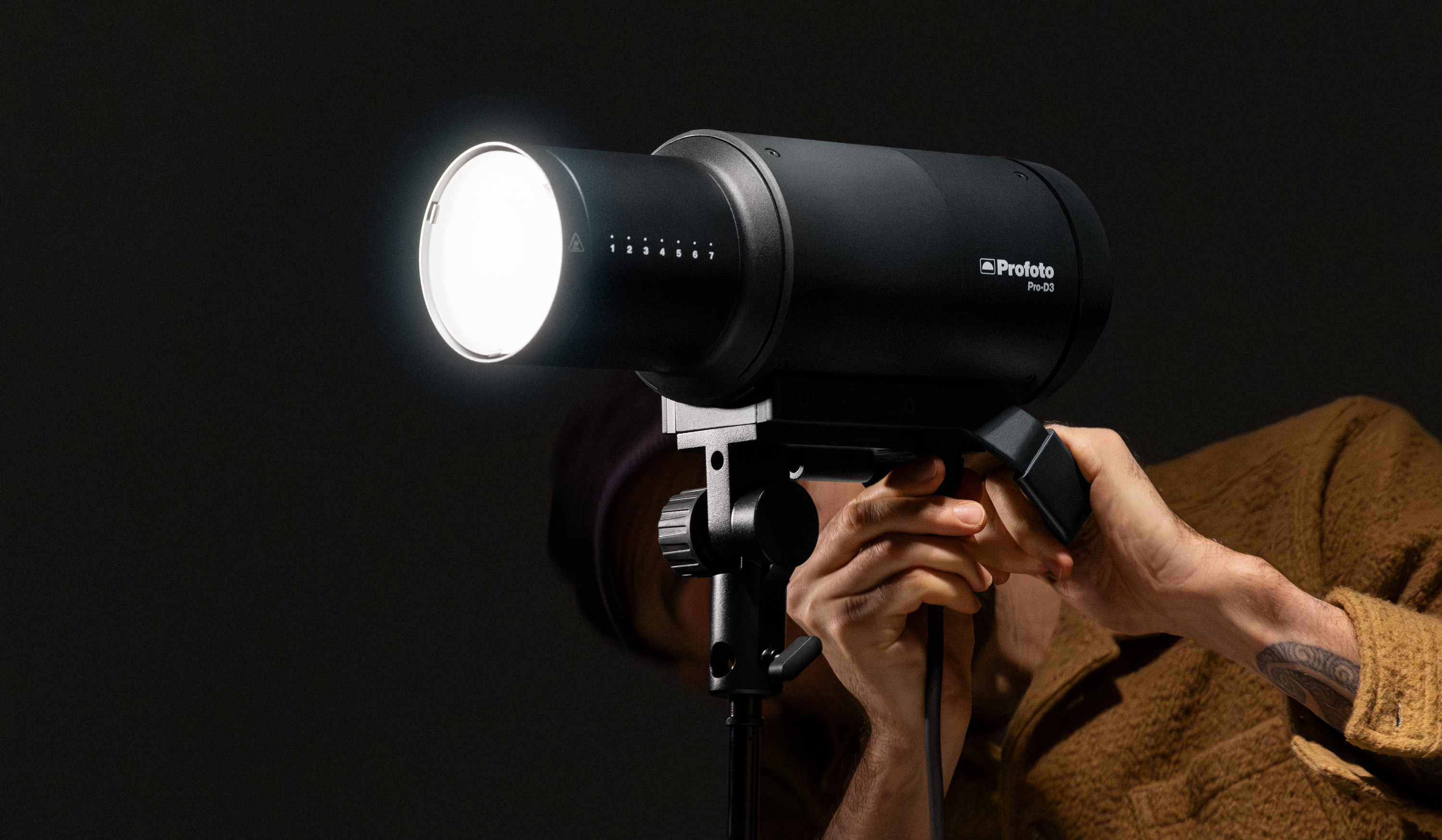profoto-pro-d3-martin-botvidsson-BTS-8-cropped(2).jpg